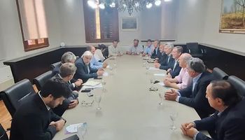Governo de Milei confirma ideia de ampliar “retenciones” para exportadores argentinos