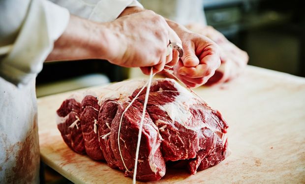 China suspende importação de carne bovina de quatro frigoríficos brasileiros