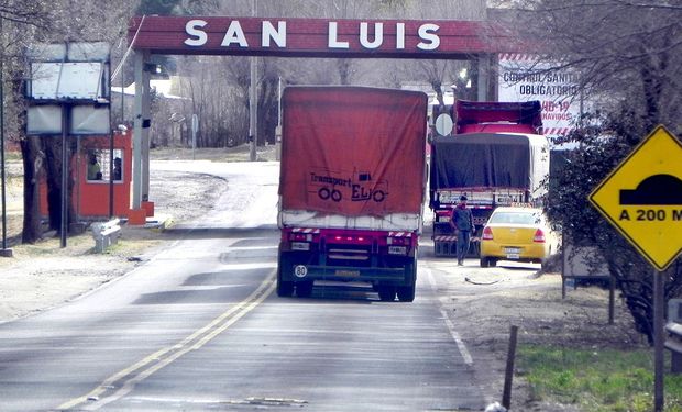 San Luis acordó flexibilizar el ingreso de productores y se levantaron los cortes