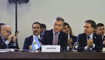 Macri asume como nuevo presidente del Mercosur