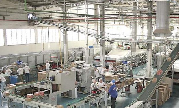 Desempleo de Brasil registra mínimos históricos mientras la inflación se acelera