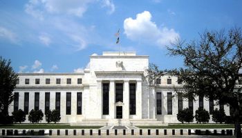 La Fed dice que recuperación laboral está lejos