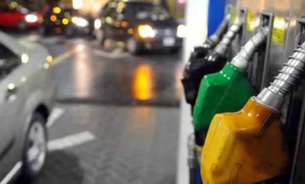 Los combustibles acumulan casi 55% de aumento en 12 meses