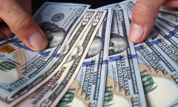 El dólar blue llegó a su precio récord