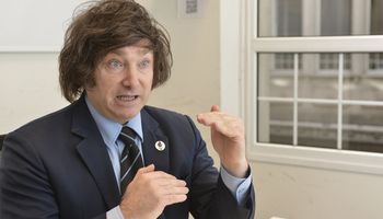 Javier Milei sorteará su primer sueldo como diputado: cómo participar