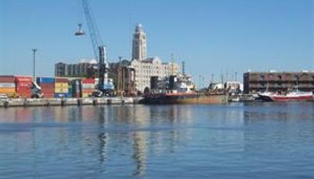 Transbordos: una declaración de guerra al puerto de Montevideo
