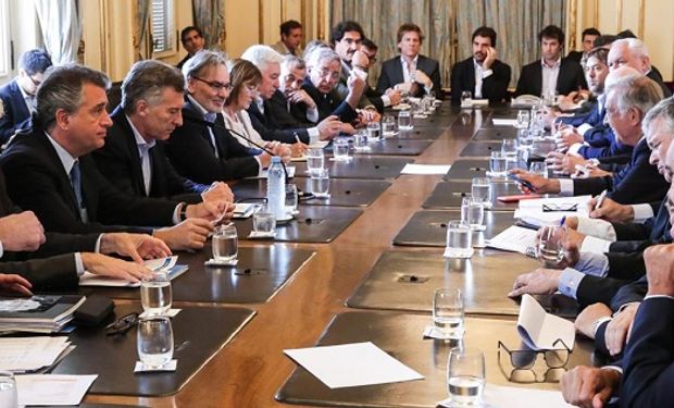 El presidente Mauricio Macri y el secretario de Agroindustria Luis Etchevehere, encabezaron la reunión.