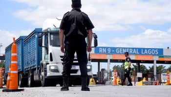 Con cupos por hora y multas, esto deben tener en cuenta los camiones con granos que van al puerto: el nuevo sistema que busca organizar la logística de la cosecha