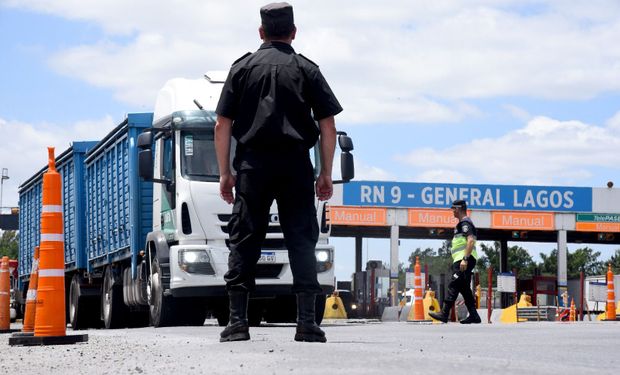 Con cupos por hora y multas, esto deben tener en cuenta los camiones con granos que van al puerto: el nuevo sistema que busca organizar la logística de la cosecha