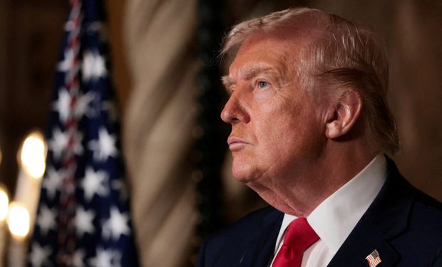 Trump ameaça tarifa de 25% a países que negociam com o Irã; Brasil pode ser afetado