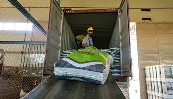 San Luis exportó pellets de alfalfa a Colombia 