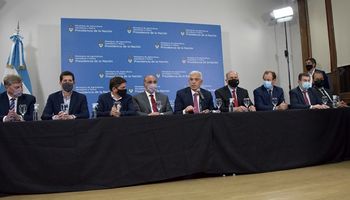 "Intentar tapar el sol con las manos": la dura crítica al Gobierno por la carne