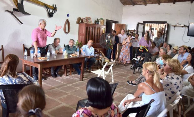 Corrientes: Domínguez anunció financiamiento especial para los productores afectados por los incendios