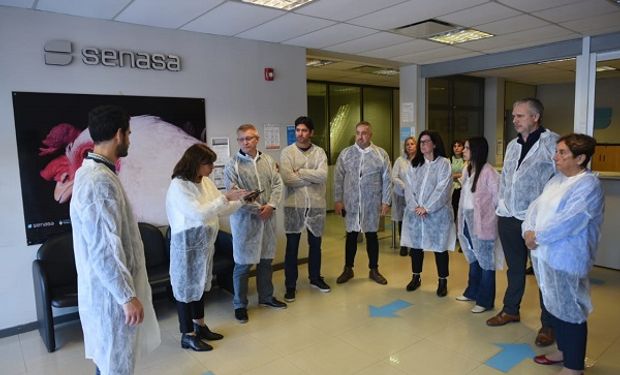 Invertirán 17 millones de dólares en el laboratorio del Senasa que estuvo en la polémica por el test de gripe aviar a la granja correntina