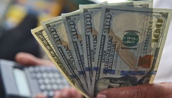 Dólar hoy: a cuánto cotiza el dólar blue este 15 de mayo y cuál es la brecha con el dólar Banco Nación