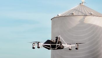 Pensado para el campo, lanzan un drone eléctrico para volar sin licencia a más de 100 km/h: cuánto cuesta