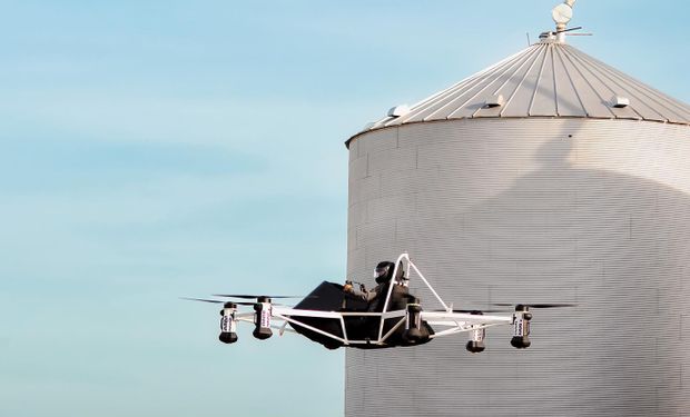 Para los mayores de 40 años el drone agrícola es lo más parecido a lo que llevaban los personajes de Los Supersónicos.