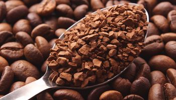 Tarifaço dos EUA segue valendo para café solúvel, uva, mel e pescados