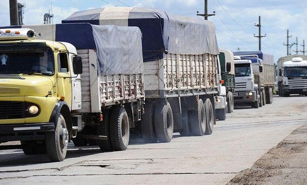 Vetan el aumento de la tasa vial y el transporte de granos vuelve a Arroyo Seco