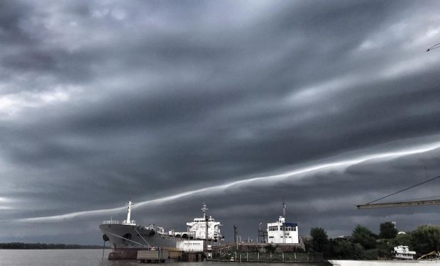 La tormenta desde el Puerto de Rosario.