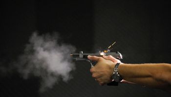 Lula quer fechar clubes de tiro particulares