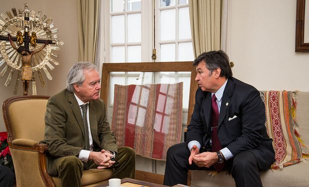 E presidente de la Sociedad Rural Argentina (SRA), Daniel Pelegrina recibió al presidente provisional del Senado, Federico Pinedo.