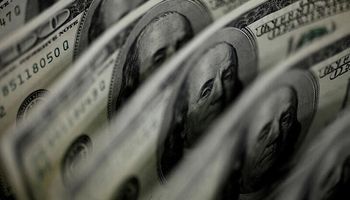 Dólar blue hoy: a cuánto cotiza este viernes 13 de enero y cómo queda la brecha con el dólar Banco Nación