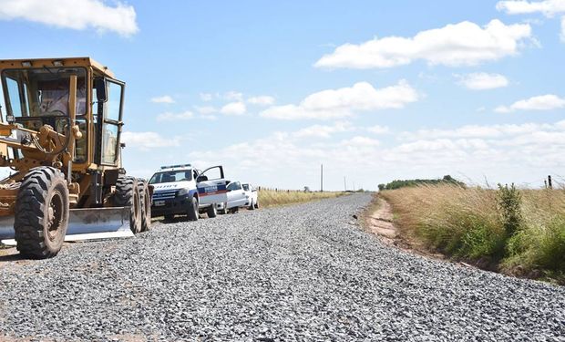 Buscan mejorar caminos rurales que conecten escuelas.