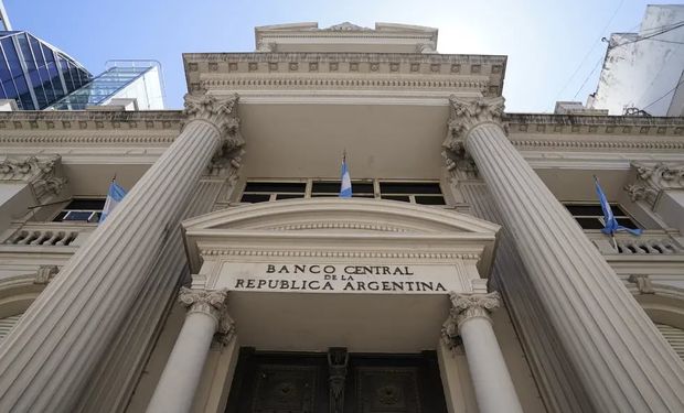 El Banco Central bajó la tasa de interés al 80 % y liberó el interés de los plazos fijos