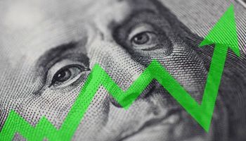 Dólar blue hoy: a cuánto cotiza este martes 9 de enero y cuál es la brecha cambiaria con el dólar Banco Nación