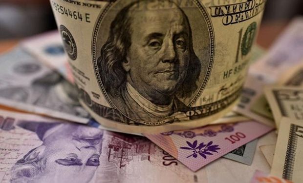 Dólar hoy: a cuánto cotiza el dólar blue este 26 de octubre y cuánto vendió el Banco Central para contener la suba del tipo de cambio