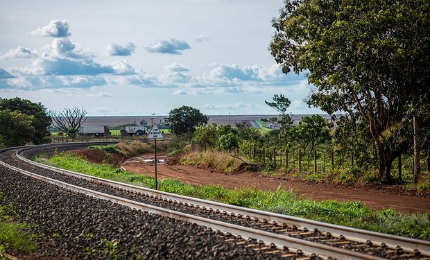 Estimativa que é o uso do modal promova redução de 86% na emissão de gases do efeito estufa na atmosfera.