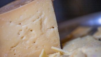 Cônsul Geral da França debate desenvolvimento do queijo artesanal paulista