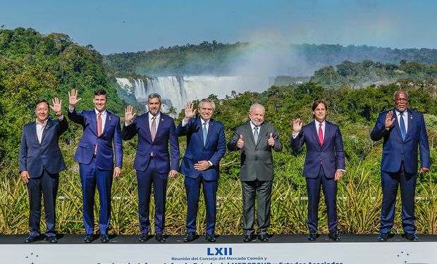 Luiz Inácio Lula da Silva, durante fotografia oficial dos chefes de delegação dos países membros, Bolívia, Estados Associados e Convidados Especiais.
