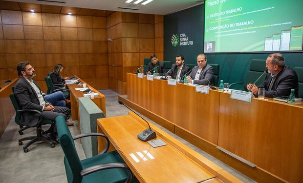 Comissão Nacional de Assuntos Fundiários da Confederação da Agricultura e Pecuária do Brasil (CNA) se reuniu ontem