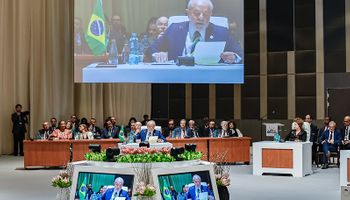Lula defende moeda comum no Brics para reduzir vulnerabilidades