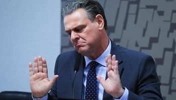 Foco de gripe aviária está contido, afirma Fávaro