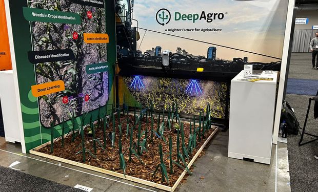 El stand de DeepAgro en CES 2024, con la tecnología de aplicación selectiva.