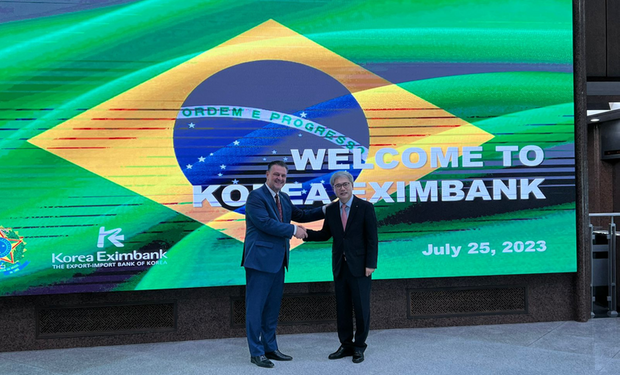 Ministro Carlos Fávaro se encontrou com o presidente do banco Eximbank, Yoon Hee-sung, na sede da instituição em Seoul