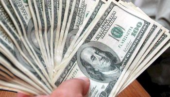 El dólar oficial subió a $ 5,61, y el blue cerró a $8,60