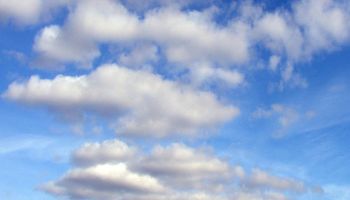 Cielo algo nublado y heladas aisladas