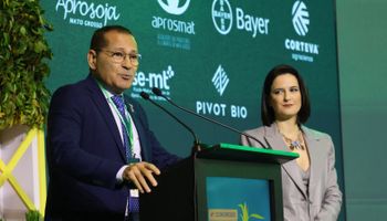Abramilho vê Brasil 15 anos atrasado em fertilizantes e alerta para dependência externa do agro
