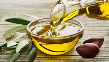 Prohíben la comercialización de dos aceites con falsa rotulación
