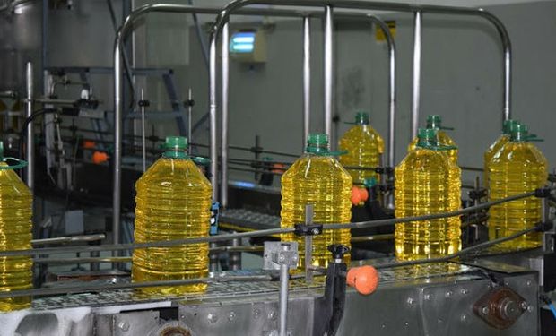 Prohíben la comercialización de dos marcas de aceite de girasol por ser ilegales