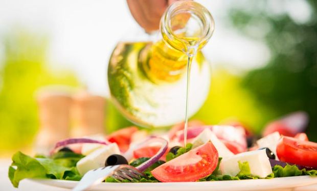 Prohíben la elaboración y comercialización de dos marcas de aceite de oliva