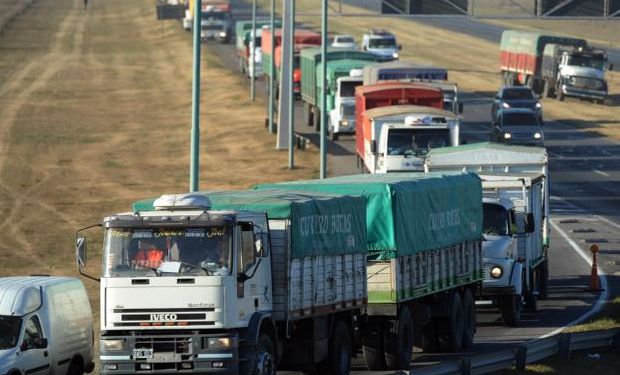 Acuerdo salarial de Camioneros: 33% en tres tramos de julio a marzo
