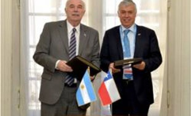 Firmaron acuerdos de cooperación agrícola con Chile