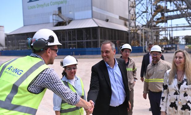 Adorni le habló al campo y dijo que "estén atentos al discurso de Milei del domingo": fue durante la ampliación de la planta de Dreyfus en Timbúes