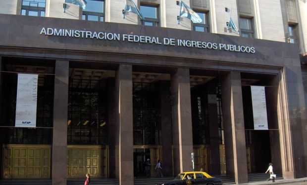 Recaudación impuestos de Argentina habría crecido 28,9% en agosto
