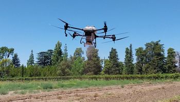 Santa Fe regula el uso de drones y digitaliza el registro en la aplicación de fitosanitarios